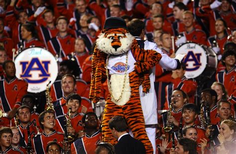 Best5Zach Outdoors: Why Aubie is a Better Mascot than Big AL