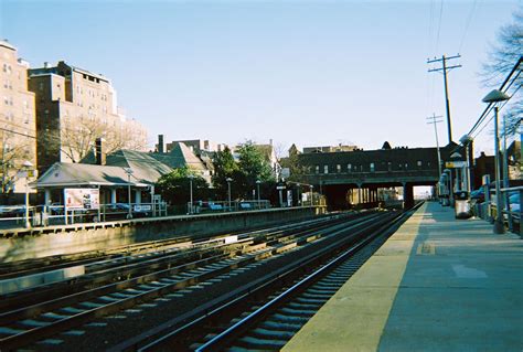 Two Queens LIRR station platforms will increase in size to help reduce crowding and delays - QNS.com