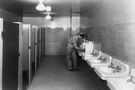 A Short History of the Public Restroom - JSTOR Daily