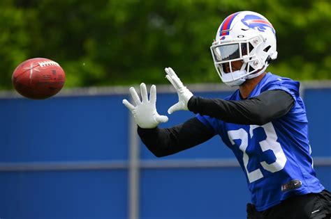 Bills’ Micah Hyde leaves practice with hip/glute injury - The Athletic