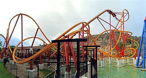 Wonder Women Golden Lasso Coaster opens - COASTERFORCE