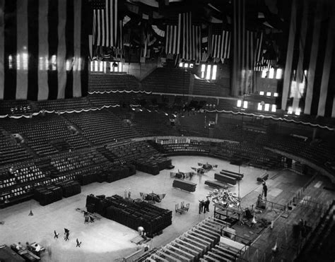 Chicago Stadium Interior, Serving Photograph by Everett | Pixels