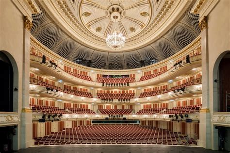 Die Staatsoper „Unter den Linden“ in Berlin feierte die große ...