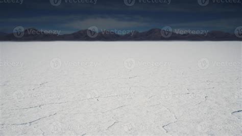 Sunset on Bonneville salt flats in USA 5607957 Stock Photo at Vecteezy