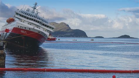 Hurtigruten MS Nordlys Cruise Ship accident 2011 - YouTube