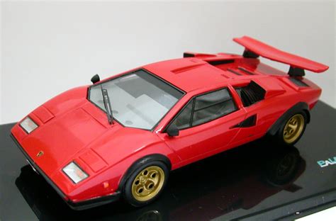 Lamborghini Countach LP50S. I love it, it looks like it's made of legos or something ...