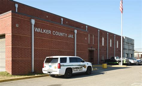 Walker County corrections officer charged with smuggling contraband for ...