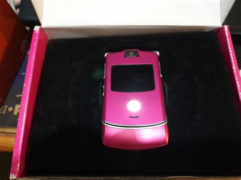 Motorola Razr V3 Hot Pink, Mobile Phones & Gadgets, Wearables & Smart ...