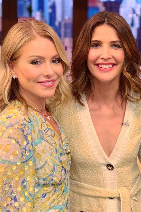 Kelly Ripa Live with Kelly and Ryan June 20, 2019 – Star Style