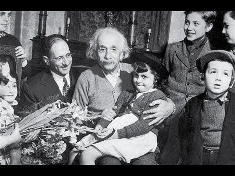 Albert Einstein Family Now - Image to u