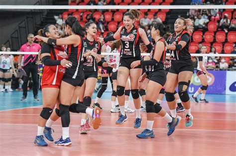 PVL: PLDT stretches streak to four, beats Akari | Inquirer Sports