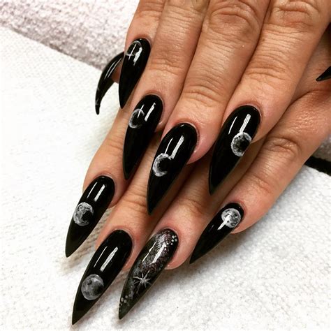 Best Black Stiletto Nails Designs For Your Halloween – OSTTY