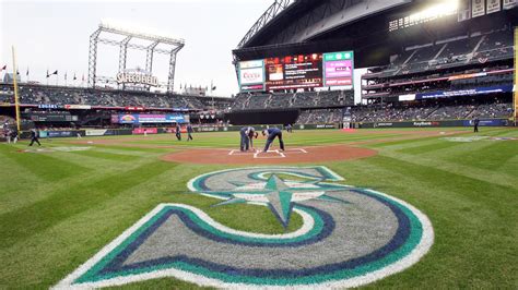 Mariners baseball team threatens not to renew Safeco Field lease over ...