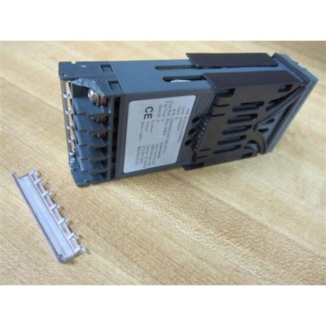 Eurotherm HW 2132IALVHENG Compact IndicatorAlarm Cracked Housing - Used ...