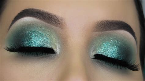 AQUA BLUE GLITTER EYE MAKEUP TUTORIAL - YouTube