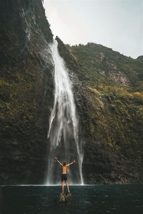 HANAKAPIAI FALLS TRAIL ON KAUAI, HAWAII - Journey Era