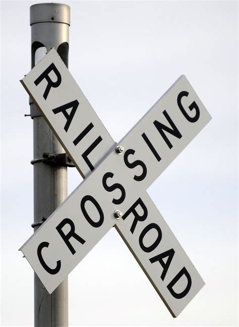 Issue with railroad crossing arms causes delays for drivers in ...