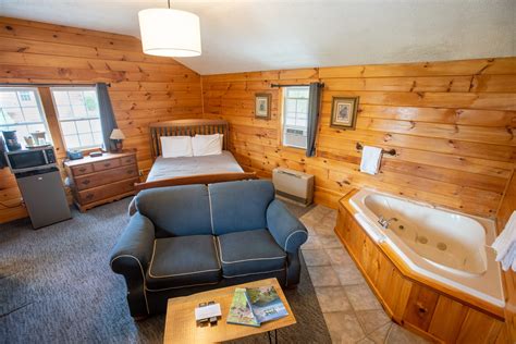 Adult Accommodations – The New Enland Inn & Lodge