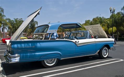 1957 Ford Fairlane 500 Skyliner Convertible