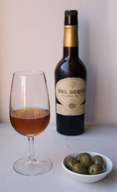 800px-Del_Duque_Amontillado_Sherry | Wine Noble