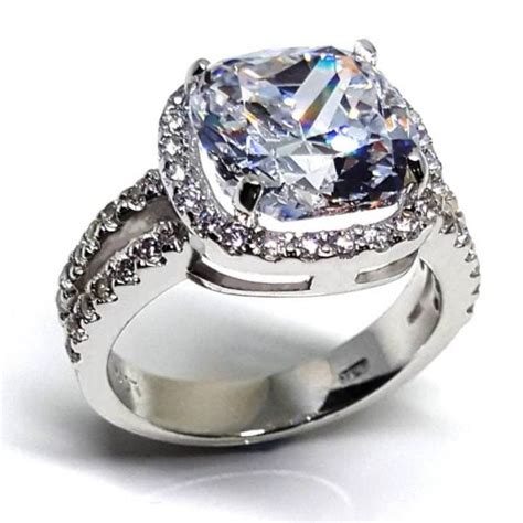 Fake Diamond Rings that look REAL from Luxuria Diamonds