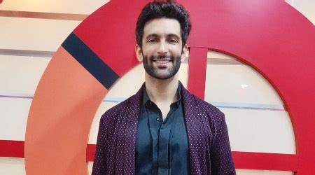 Nandish Sandhu Height, Weight, Age, Body Statistics - Healthy Ton