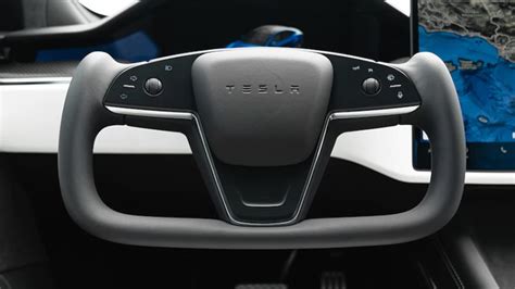 The 2022 Tesla Model S Plaid’s Steering Yoke: Pros and Cons Review