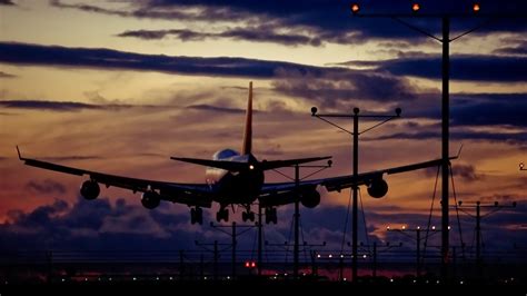 landing, Airplane, Clouds, Lights, Boeing 747 Wallpapers HD / Desktop and Mobile Backgrounds