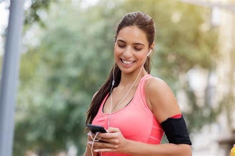 Music makes us enjoy exercise more, finds brain study