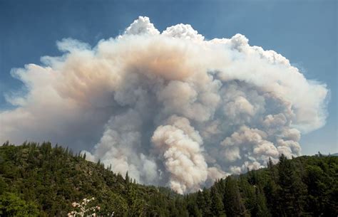 California Wildfire Produces Fire Clouds and 'Firenadoes' - The Points Guy