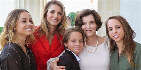 Queen Rania shares tribute to her mother with family photo to mark Mother's Day – Emirates Woman