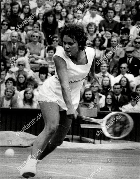 Evonne Goolagong Tennis Player In Action During Final At Wimbledon 1972. | Tennis players, Photo ...