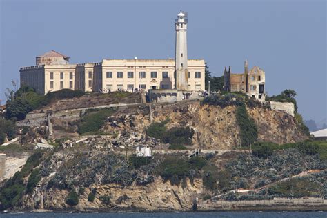 8 Remarkable Prison Breaks - History Lists