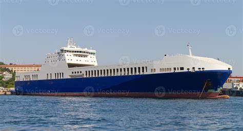 Roro Ship in port 11705007 Stock Photo at Vecteezy