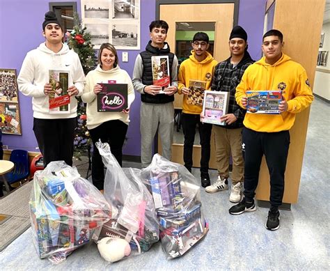 David Thompson Secondary School Sikh Club helping local school - Indo-Canadian Voice