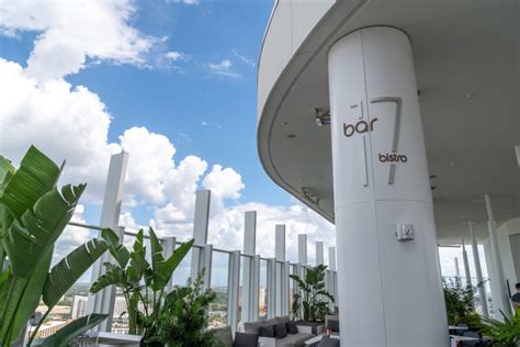 Bar 17 Bistro (full-service bar) at Aventura Hotel | Orlando Informer