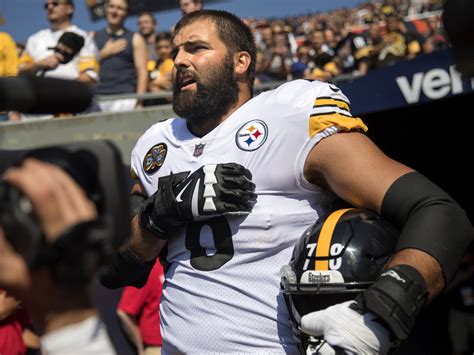 Taking a knee: Pittsburgh Steelers’ Alejandro Villanueva says he stood on his own by accident ...