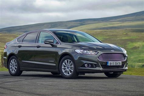 Ford Mondeo Hybrid saloon (2019) | Reviews | Complete Car