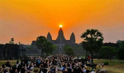 Sunrise Angkor Wat Small Group tour - Bayon Tabi Tour