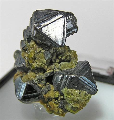 Magnetite Specimens | Buy Magnetic Lodestone Online | UK Shop