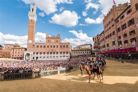 Siena: discover the Palio, the legendary horse race