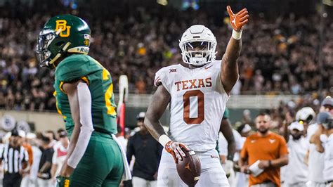 Texas beats Baylor in first conference game of 2023 football season