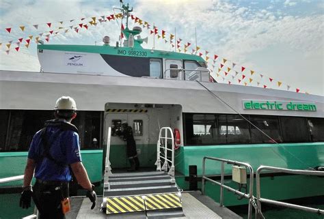 Shell launches its first electric ferry at Singapore plant | Tuoi Tre News