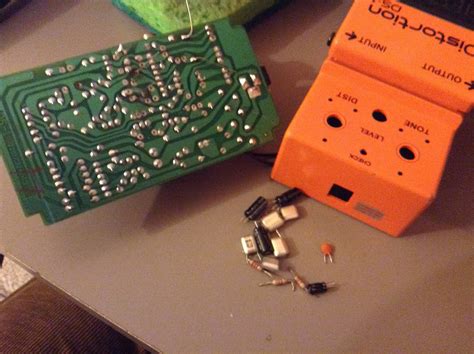 integrated circuit - Modifying a Boss DS-1 Distortion pedal, possible lifted pads - Electrical ...