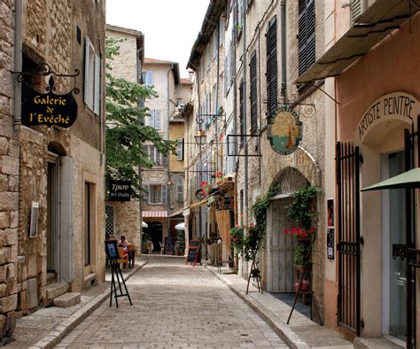 Vence, Our Favorite Town in the French Riviera | Earth Trekkers