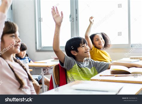 1.675 Classroom Raise Hand Asian Images, Stock Photos & Vectors | Shutterstock