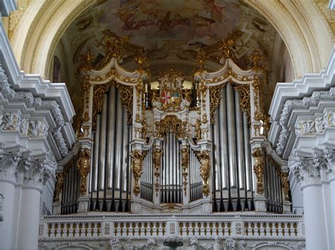 Sankt_Florian_Stiftskirche_St._Florian_Innen_Orgel_2 - New York Arts