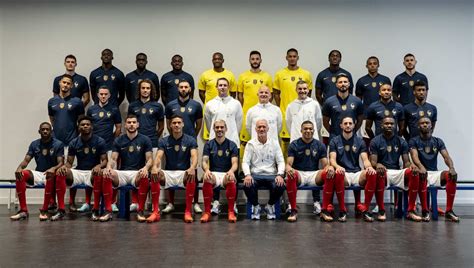 Equipe de France de foot : un groupe XXL et plein d'ego à gérer | Radio France