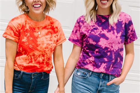 Summer Crafts: Bright Reverse Tie Dye Shirts | The Pretty Life Girls