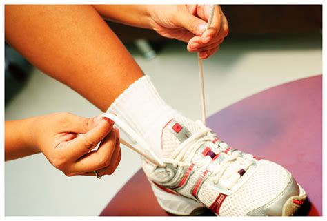 3 Ways to Tie Your Shoe Laces Differently - wikiHow